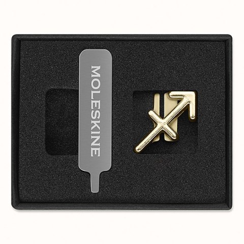 Przypinka MOLESKINE, strzelec, złota