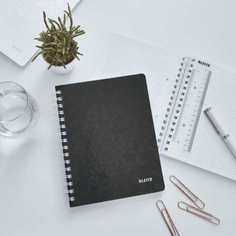 Kołonotatnik w kratkę A5 PP Leitz WOW, czarny 46410095 .