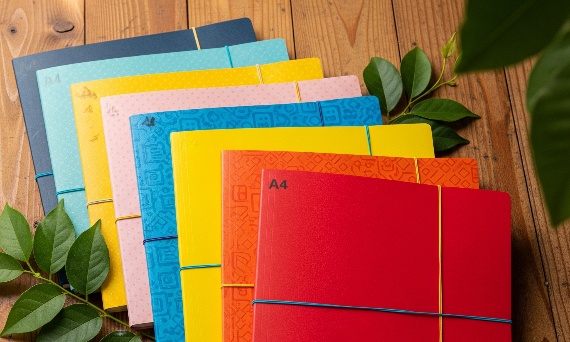 Teczka z gumką – Twój niezawodny towarzysz w organizacji dokumentów!